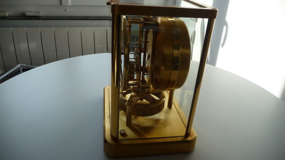 Beautiful Atmos Clock By Jaeger Le Coultre, In Glass And Gilded Brass, With Perpetual Movement.-photo-4