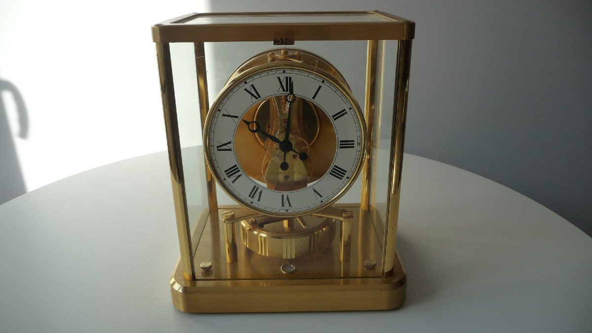 Beautiful Atmos Clock By Jaeger Le Coultre, In Glass And Gilded Brass, With Perpetual Movement.