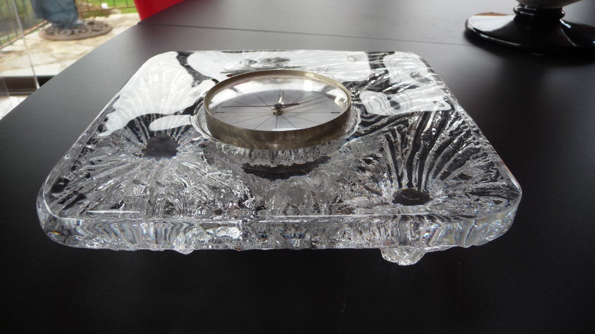 Daum: Beautiful 1970s Daum Crystal Table Clock, With Electromechanical Pendulum -photo-3