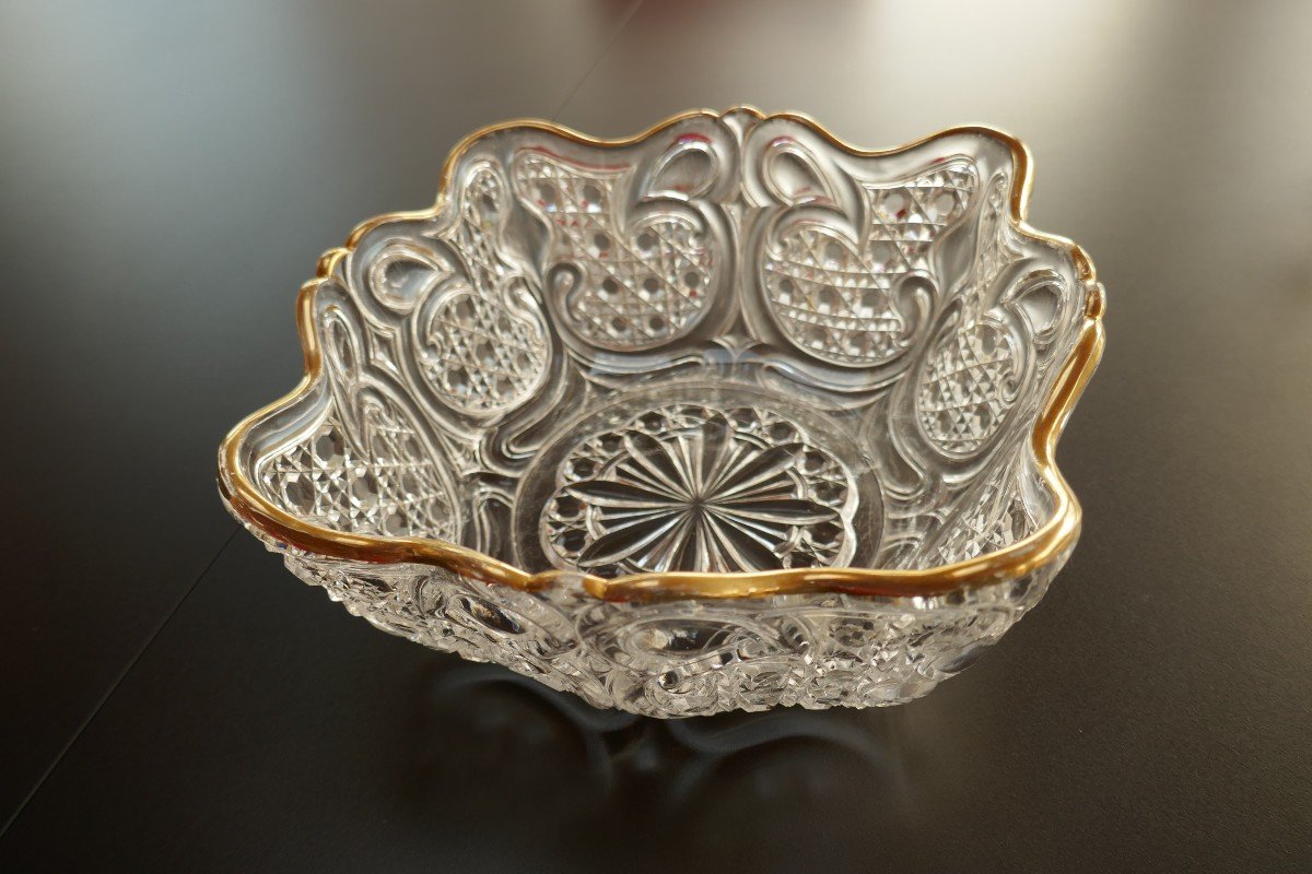 Baccarat :  Belle Coupe En Cristal De Baccarat Du XIXème Siècle Avec Signature Moulée.