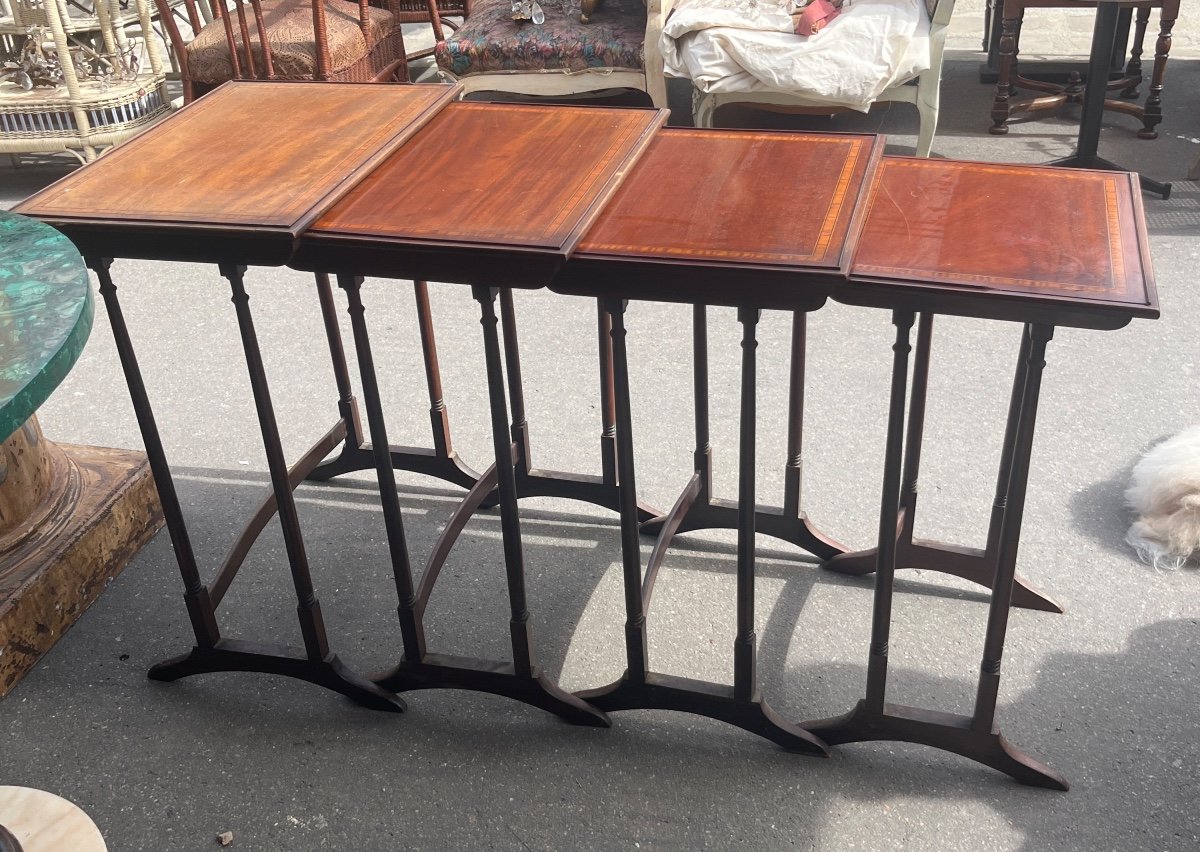 Series Of 4 Nesting Tables Late 19th Mahogany 