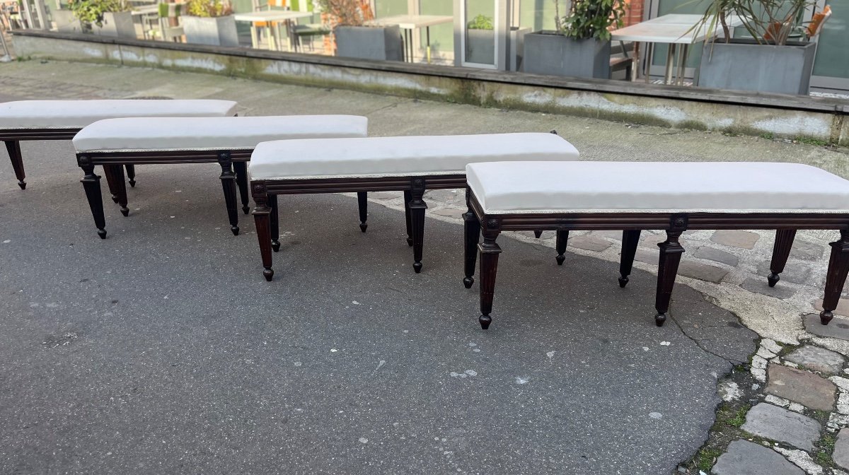 Ensemble De 4 Banquettes, Noyer, Fin XIXe Siècle