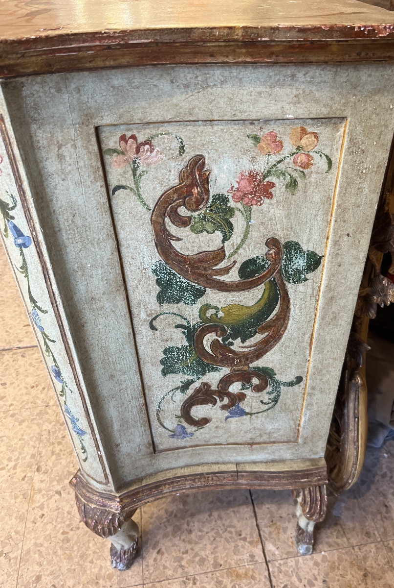 Italian Painted Sideboard With 2 Curved Front Doors, Late 19th Century -photo-5