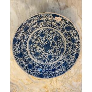 Plat En Faïence De Delft , Décor de fleurs et étoiles bleues sur fond blanc 18 eme siècle 