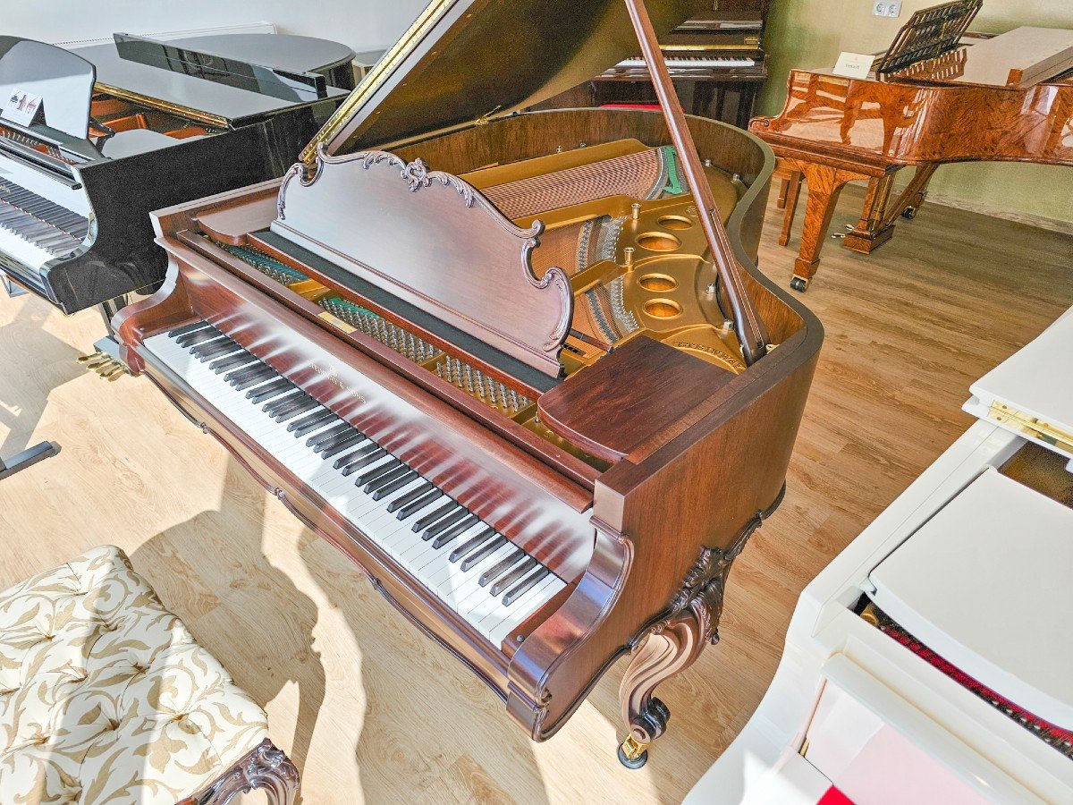 Steinway & Sons O-180 Louis XV Rénové Prix Neuf : 250 000 €