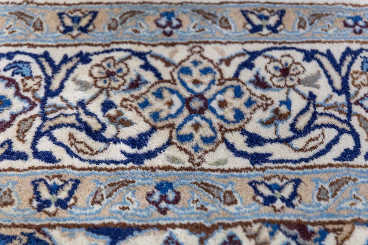 299x182 Cm Genuine Hand-knotted Nain 12la Persian Carpet | Lachak-toranj Medallion-photo-3