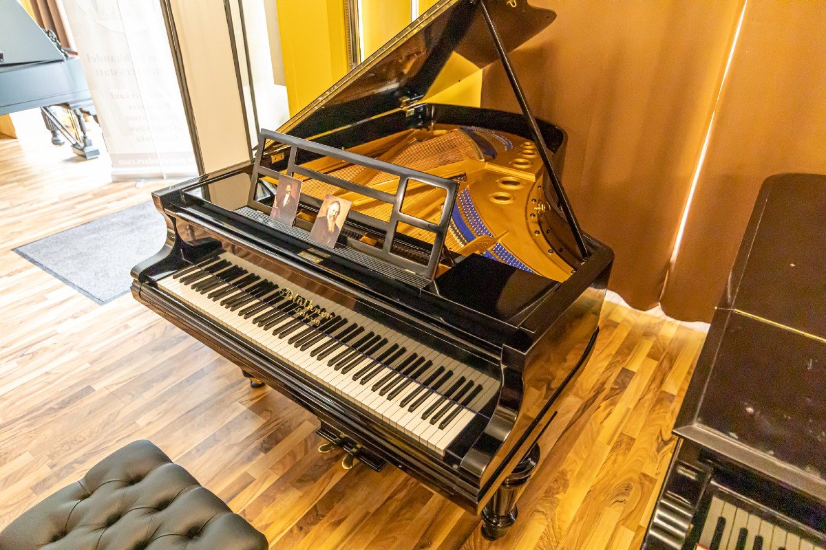 Blüthner Grand Piano Mod. 190 – Classic Sound From Leipzig