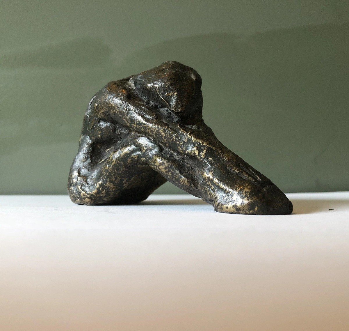 Une Statuette En Bronze d'Une Femme, -photo-2