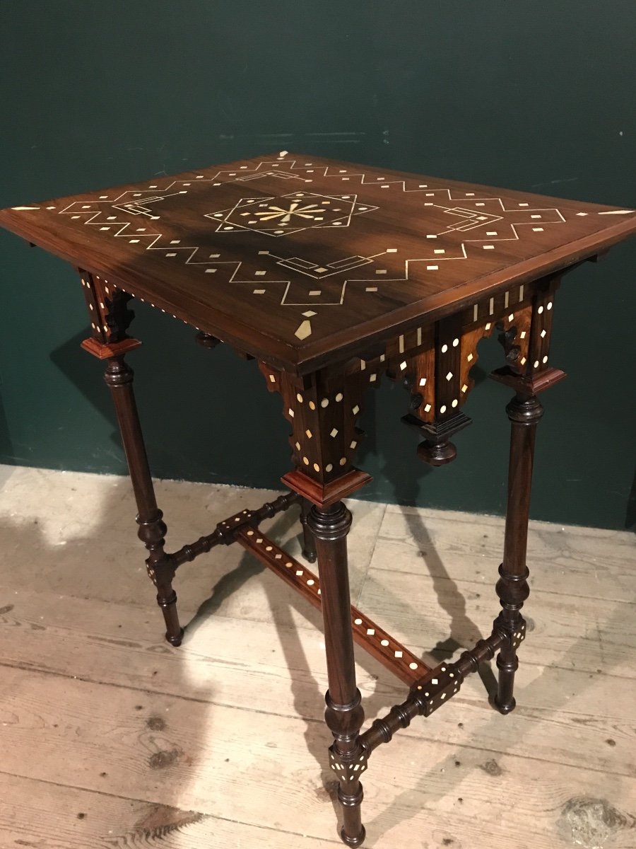 Petite Table XIXème En Palissandre Et Incrustations D’os