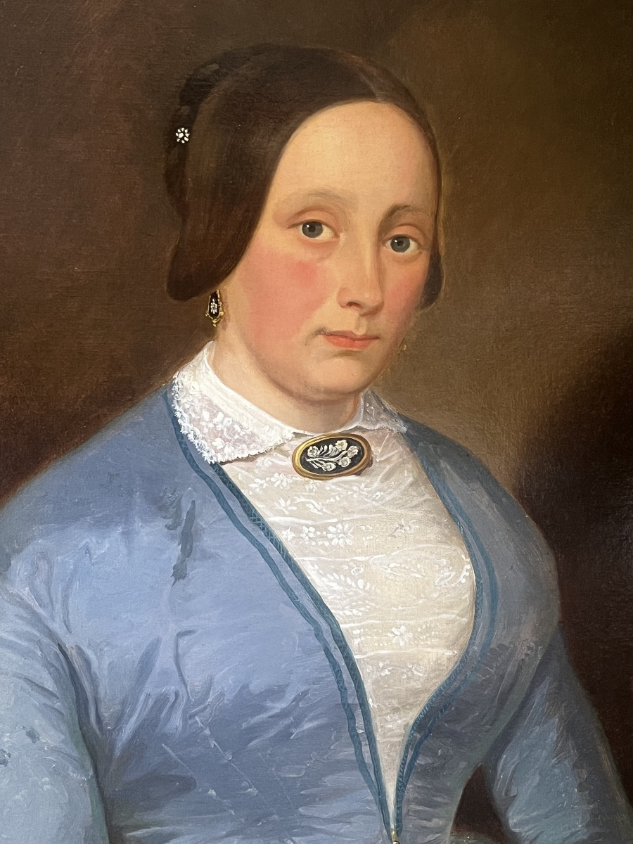 ECOLE FRANCAISE DU XIXe SIECLE - PORTRAIT DE JEUNE FEMME A LA ROBE BLEUE-photo-3