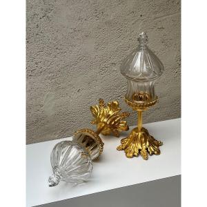 PAIRE DE PLAFONNIERS EN CRISTAL ET BRONZE DORE