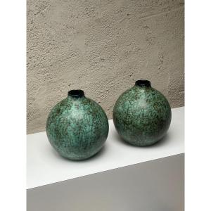 PAIRE DE VASES BOULES EN CERAMIQUE, BOCH FRERES KERAMIS