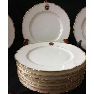 12 Assiettes Plates En Porcelaine Avec  Blason Et Couronne Marquis de Fleberge XIXème Siècle 