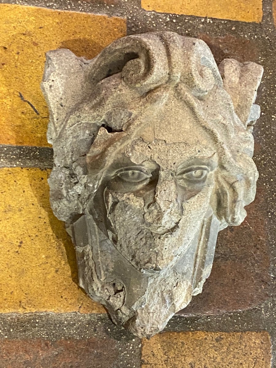 Beau Vestige Architectural, Mascaron De Haut De Fenêtre Du XIX Eme Siècle -photo-2