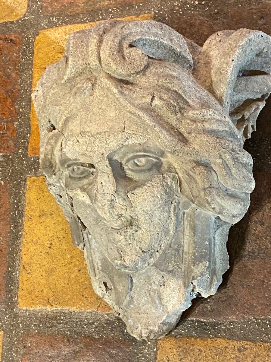 Beau Vestige Architectural, Mascaron De Haut De Fenêtre Du XIX Eme Siècle -photo-3