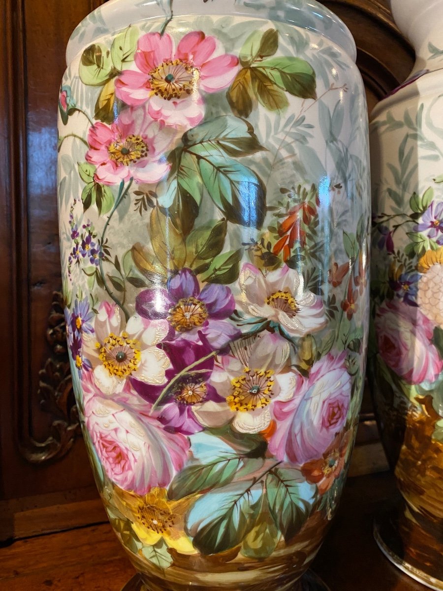 Très Grande Paire De Vases Louis Philippe Aux Fleurs Peintes -photo-1