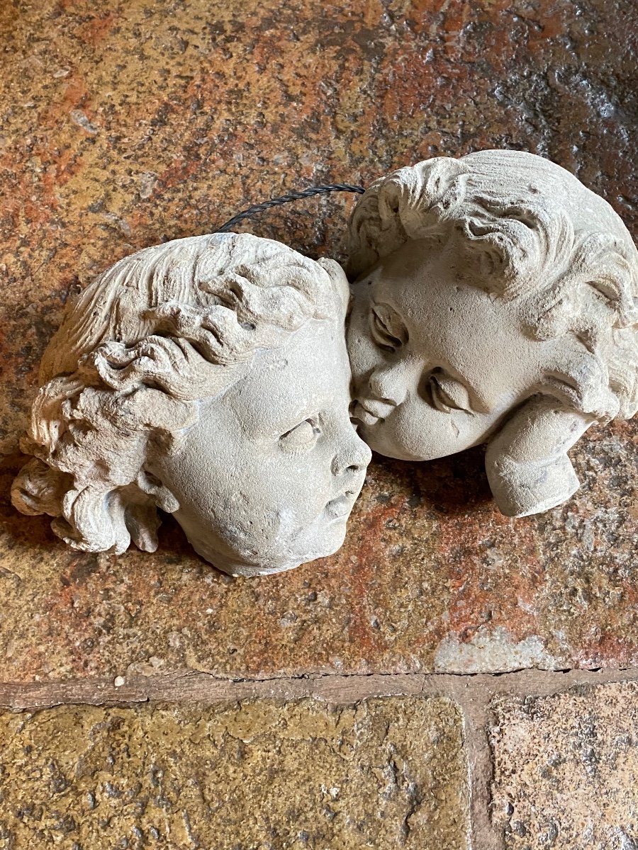 Deux Putti Enlacés Sculptés En Pierre Calcaire, XVIII Eme Siècle -photo-6