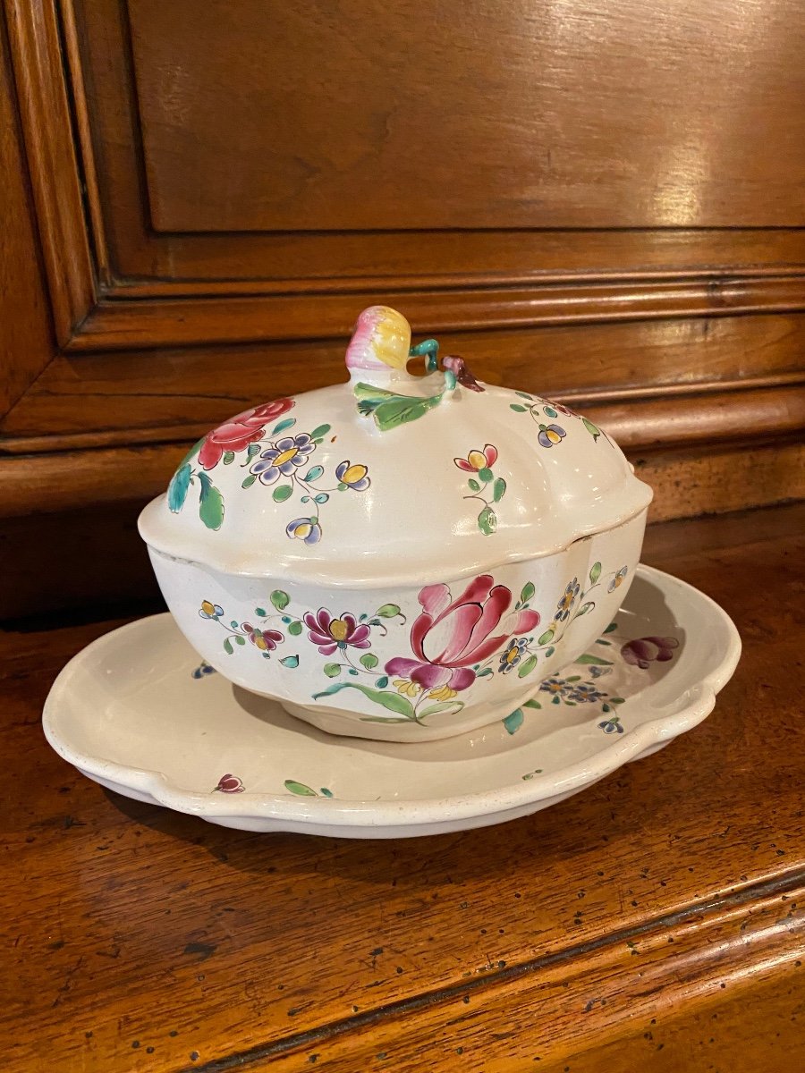 Saucière Et Sa Soucoupe En Faïence De Villeroy Du XVIII Eme Siècle -photo-4