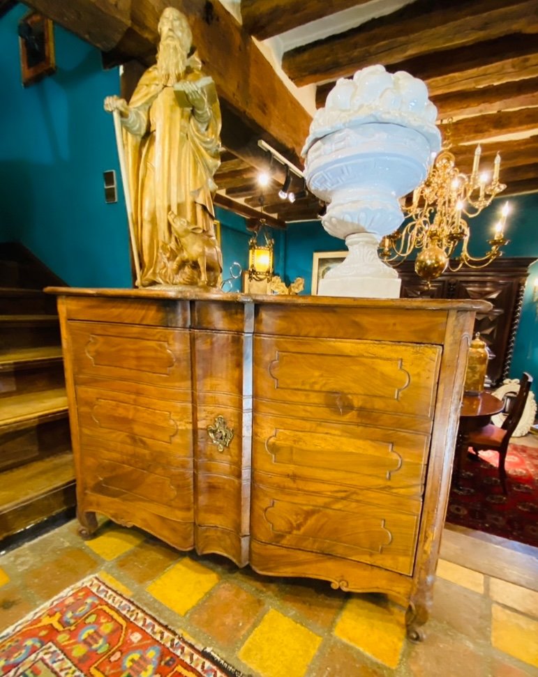 Grande Commode à Portes Louis XV, XVIII Eme Siècle En Noyer