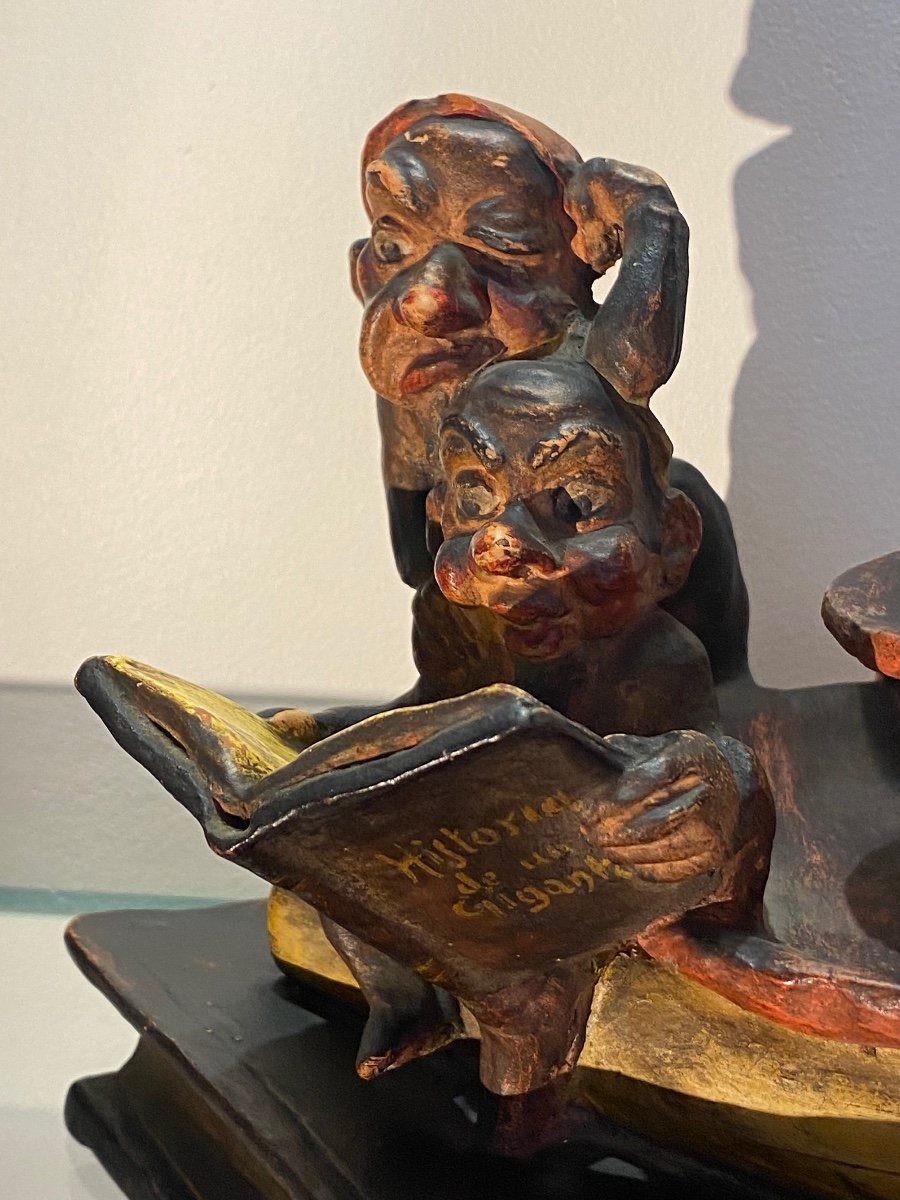 Amusing Terracotta With Three Gnomes Reading On Books-photo-8