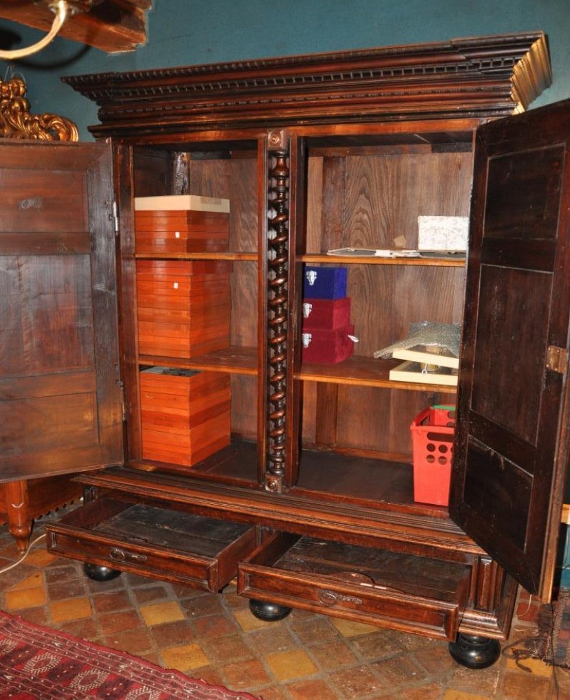 Spectaculaire Armoire à Caissons Et Pointes De Diamants En Noyer-photo-3