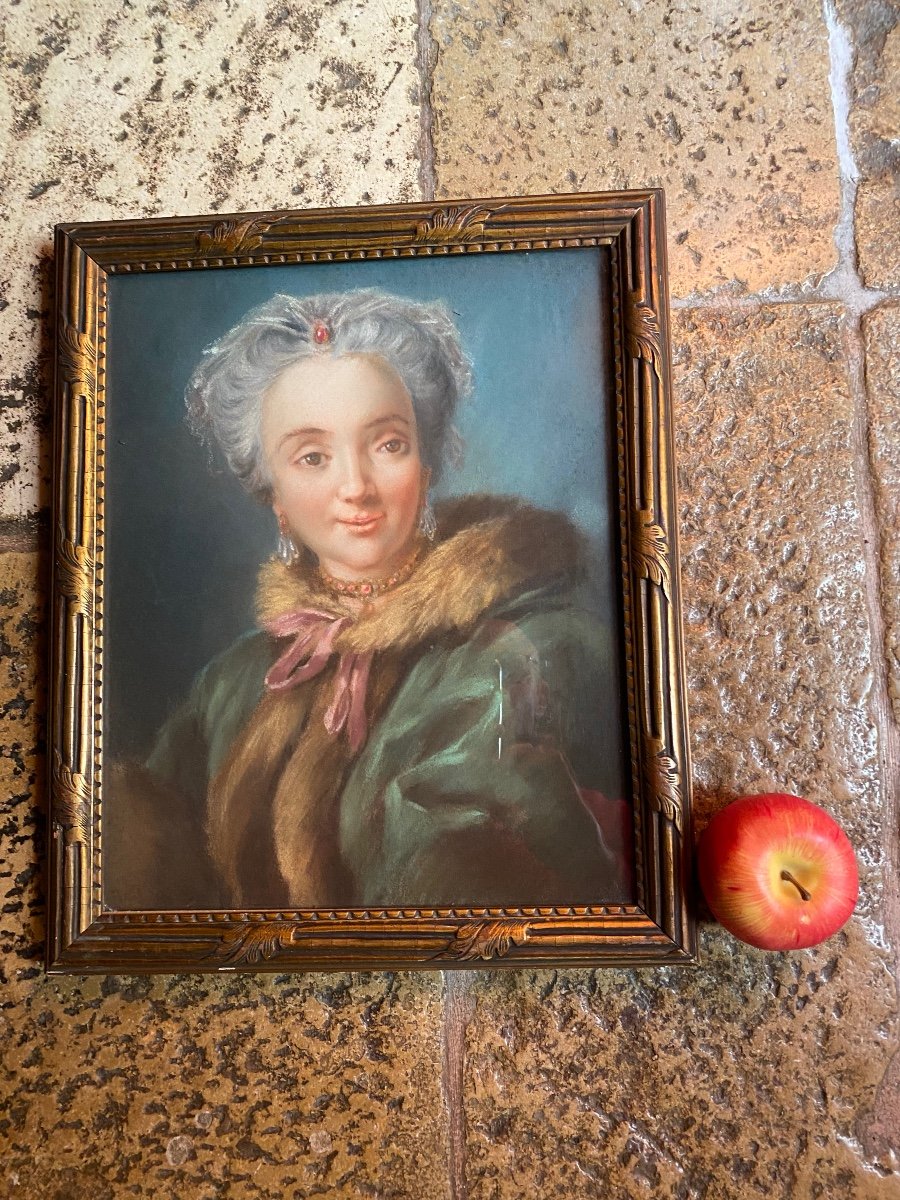 Charming Pastel Portrait Of Woman In Fur, 19th Century -photo-3