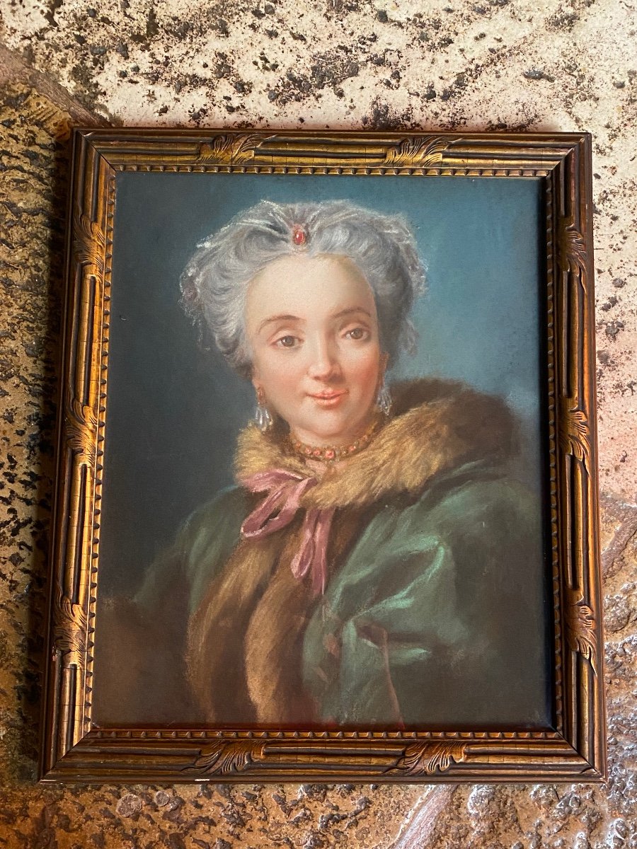 Charming Pastel Portrait Of Woman In Fur, 19th Century -photo-1