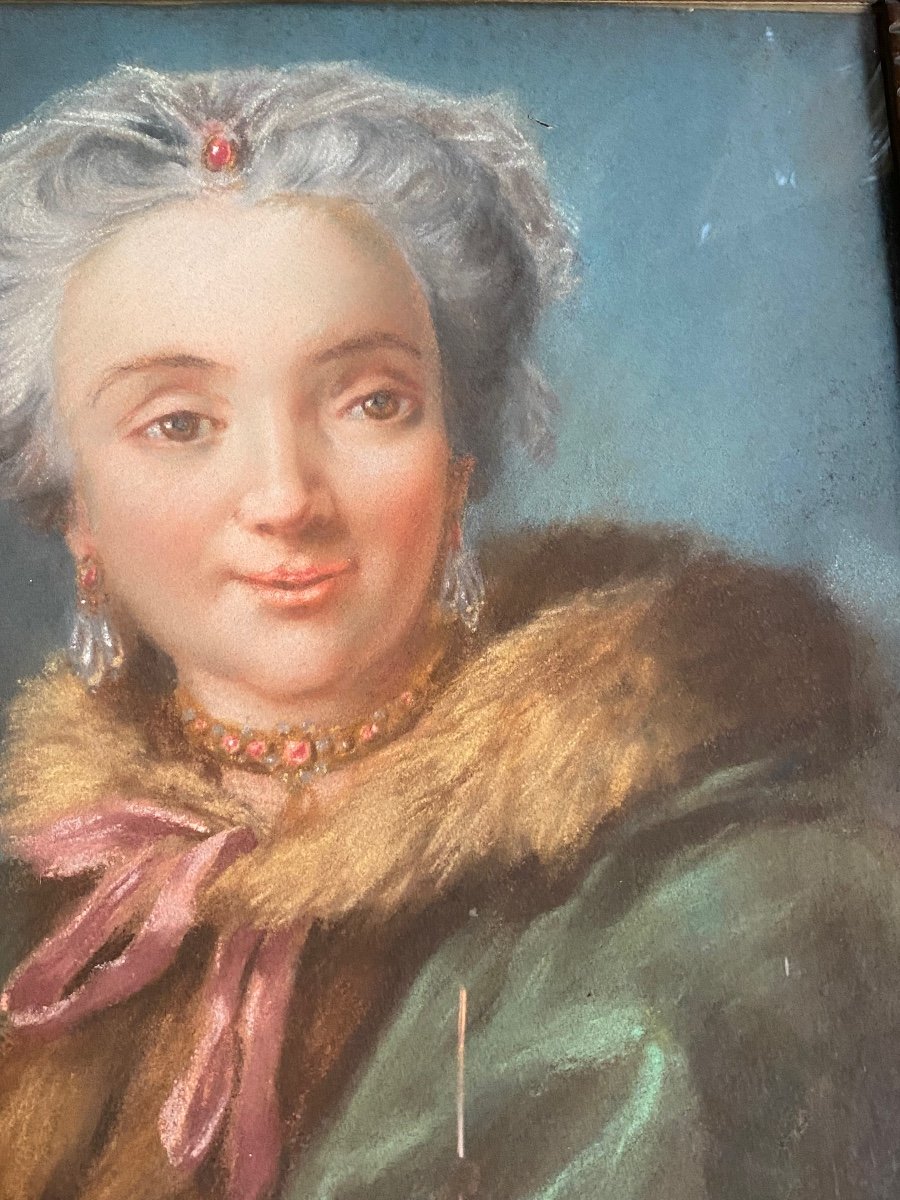 Charming Pastel Portrait Of Woman In Fur, 19th Century -photo-6