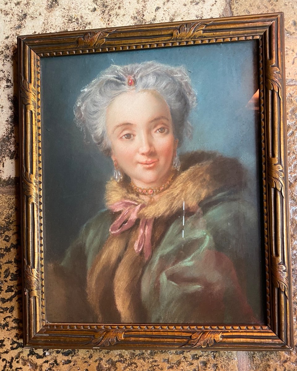 Charming Pastel Portrait Of Woman In Fur, 19th Century 