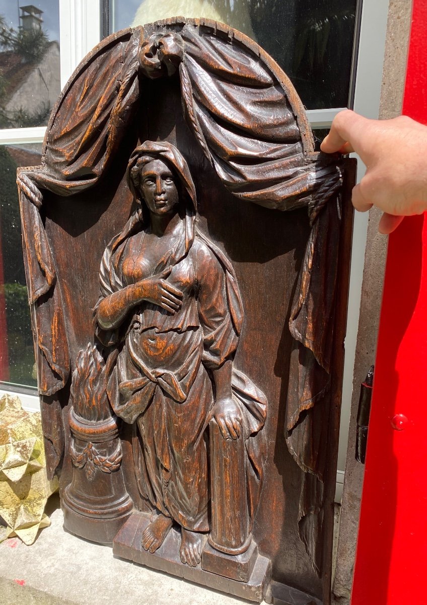 Large Vestal Virgin In High Relief In Oak Late 17th Century 