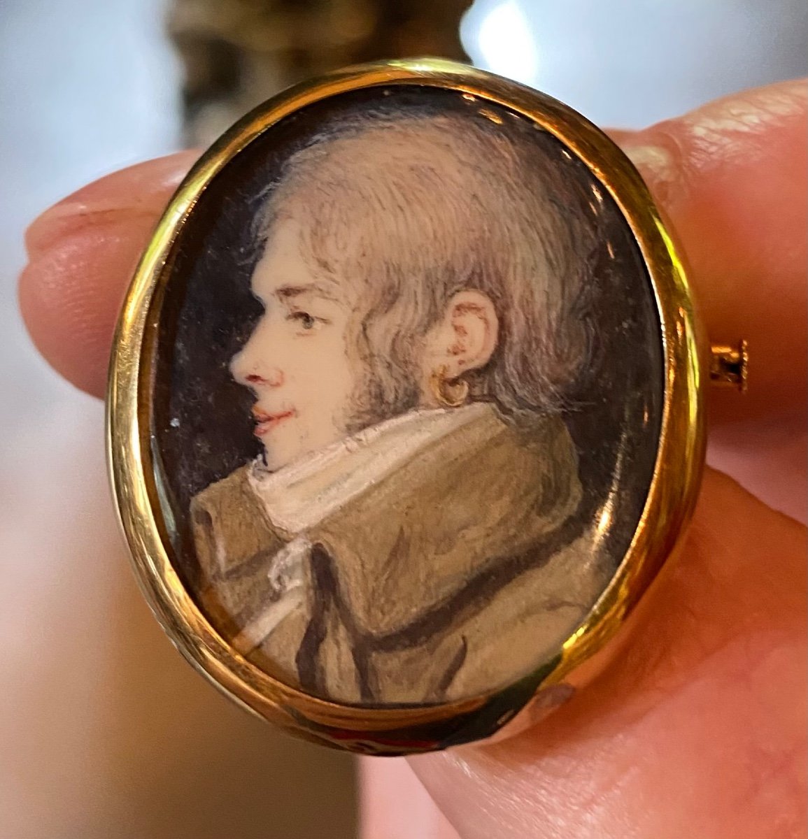 Superb Miniature From The 19th Century: Young Man With A Gold Ring Earring-photo-5