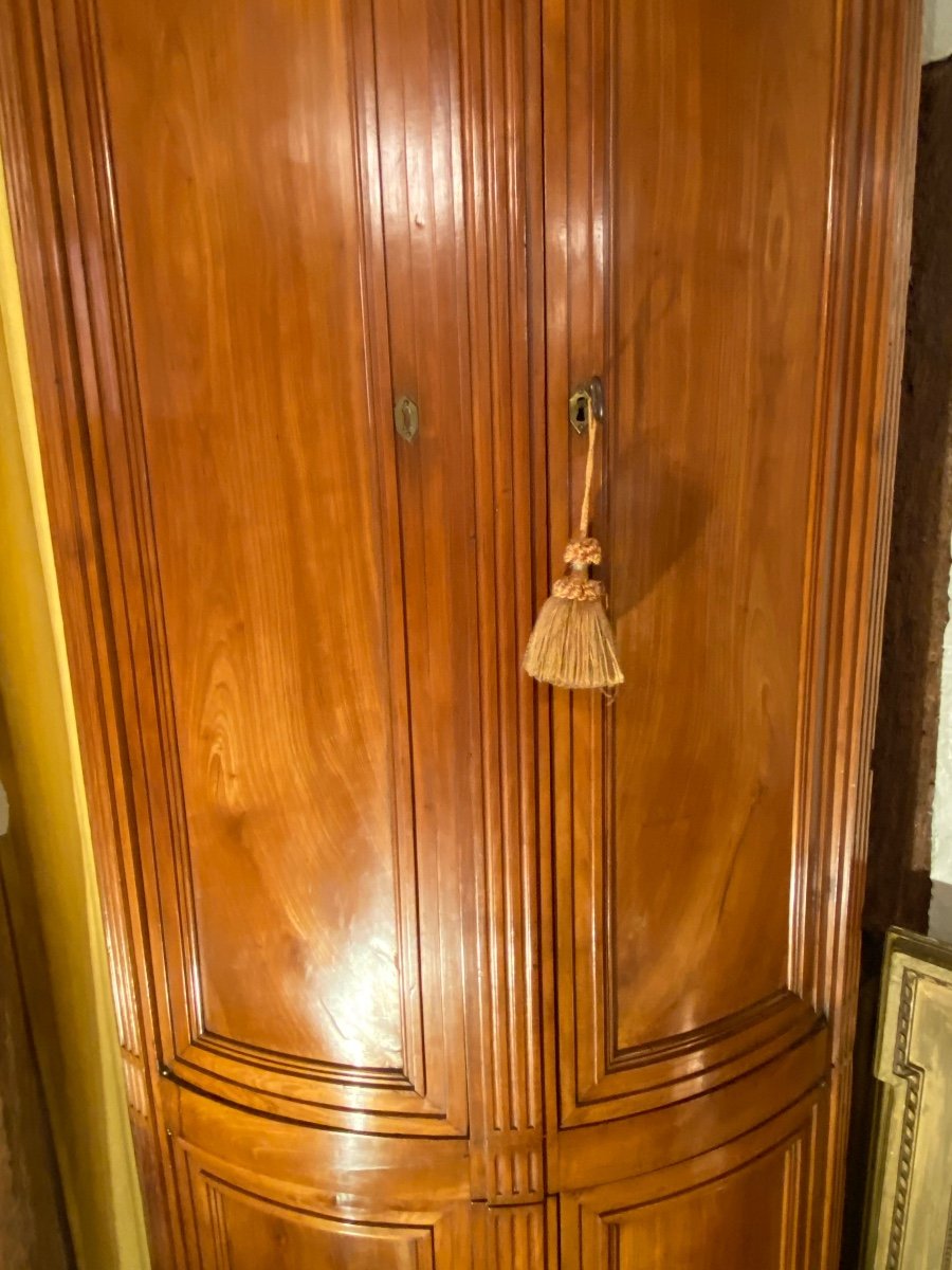 Large Corner Cabinet In Louis XVI Cherry Wood From The End Of The 18th Century -photo-4