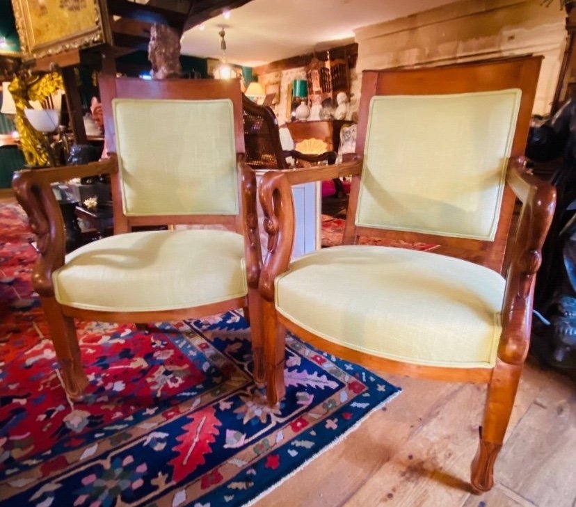 Superb Pair Of Swan Neck Armchairs Circa 1820 In Blond Mahogany 