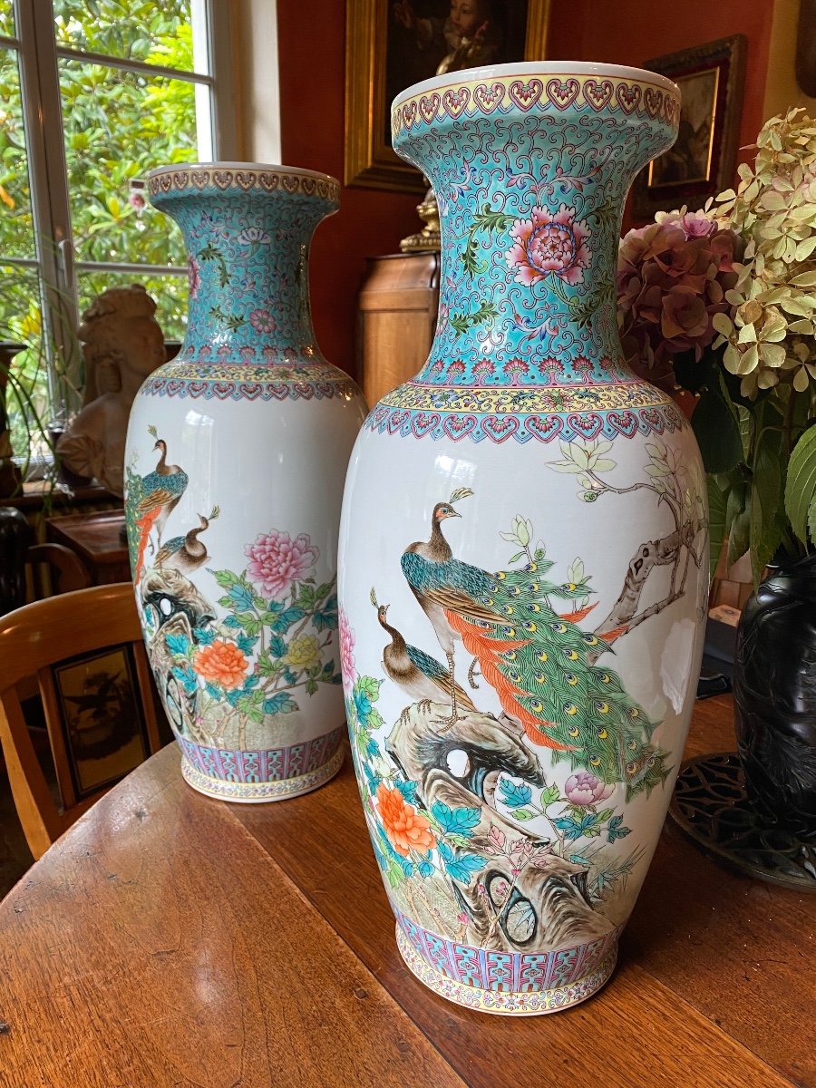 Large Pair Of Chinese Porcelain Vases, Famille Rose, 20th Century -photo-2