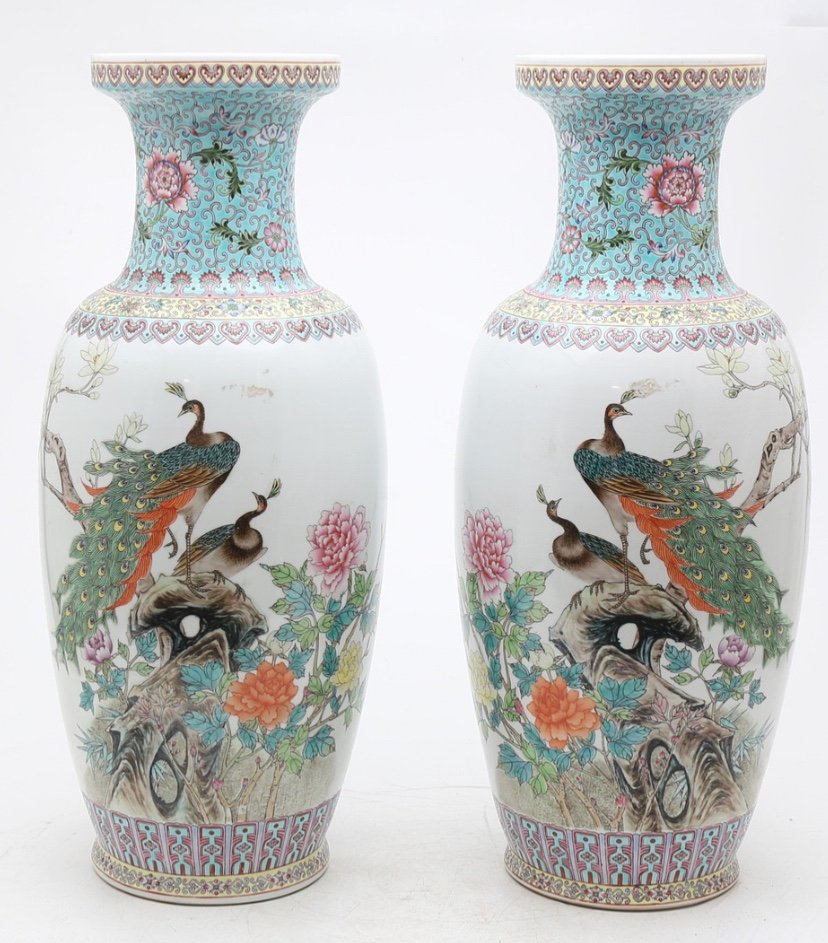 Large Pair Of Chinese Porcelain Vases, Famille Rose, 20th Century -photo-3