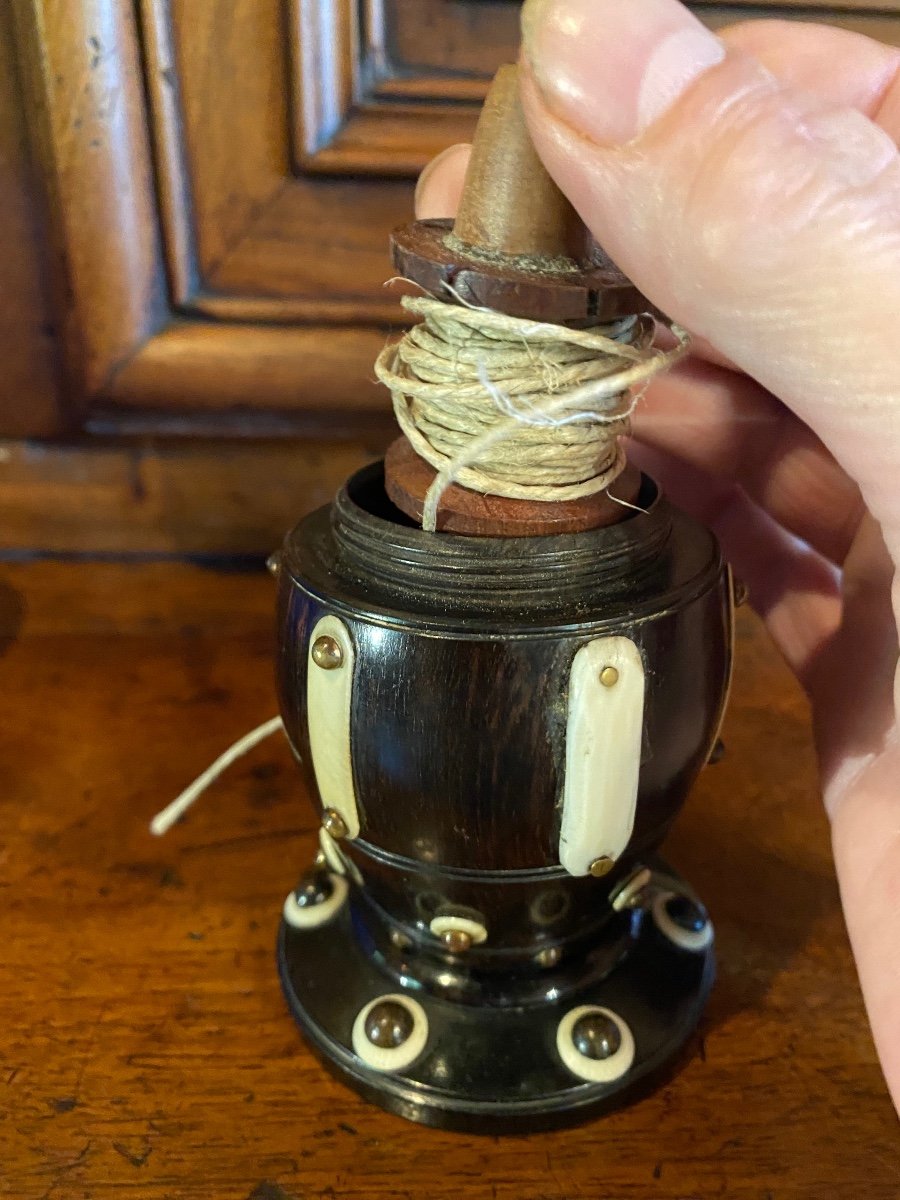 Collection, Rare Thread Winder And Thimble Holder In Solid Ebony And Bone From The Napoleon II Period-photo-4