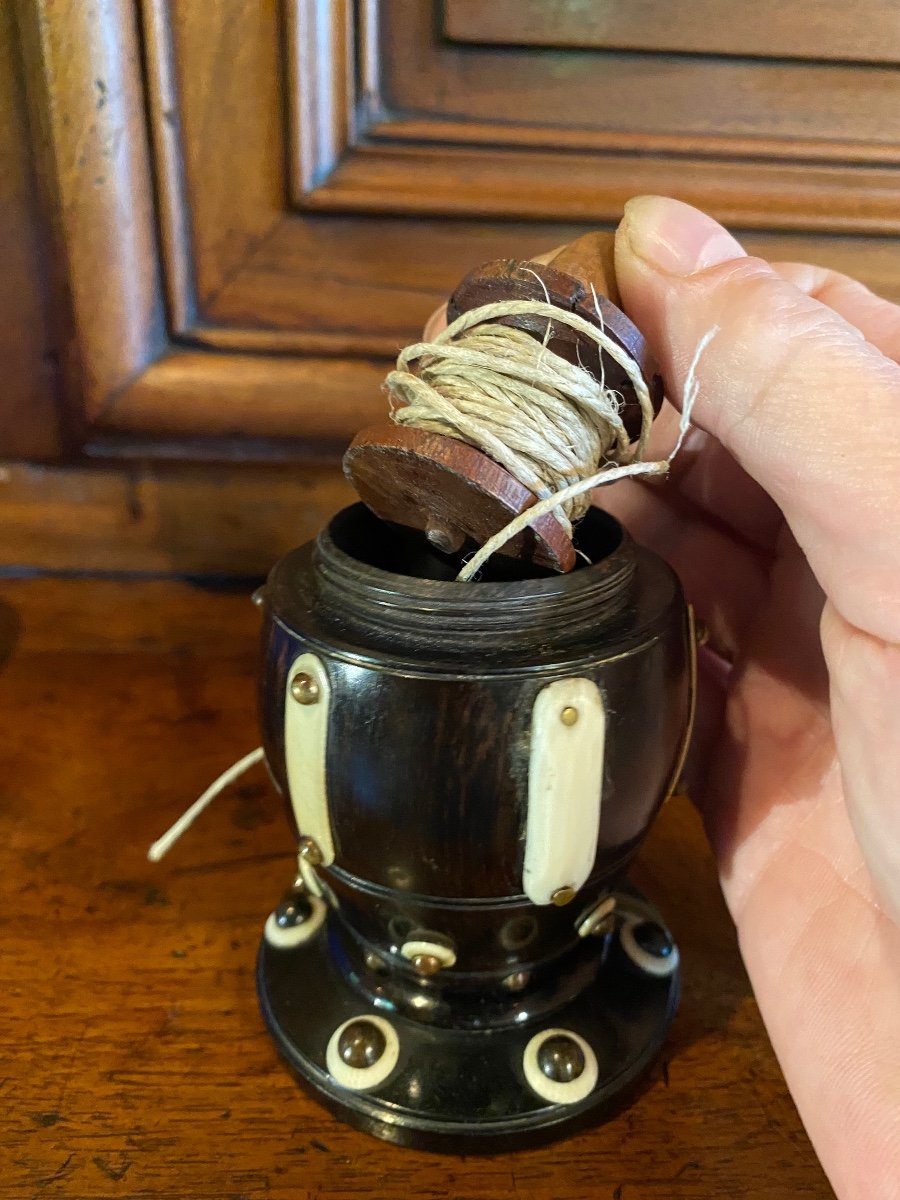 Collection, Rare Thread Winder And Thimble Holder In Solid Ebony And Bone From The Napoleon II Period-photo-5