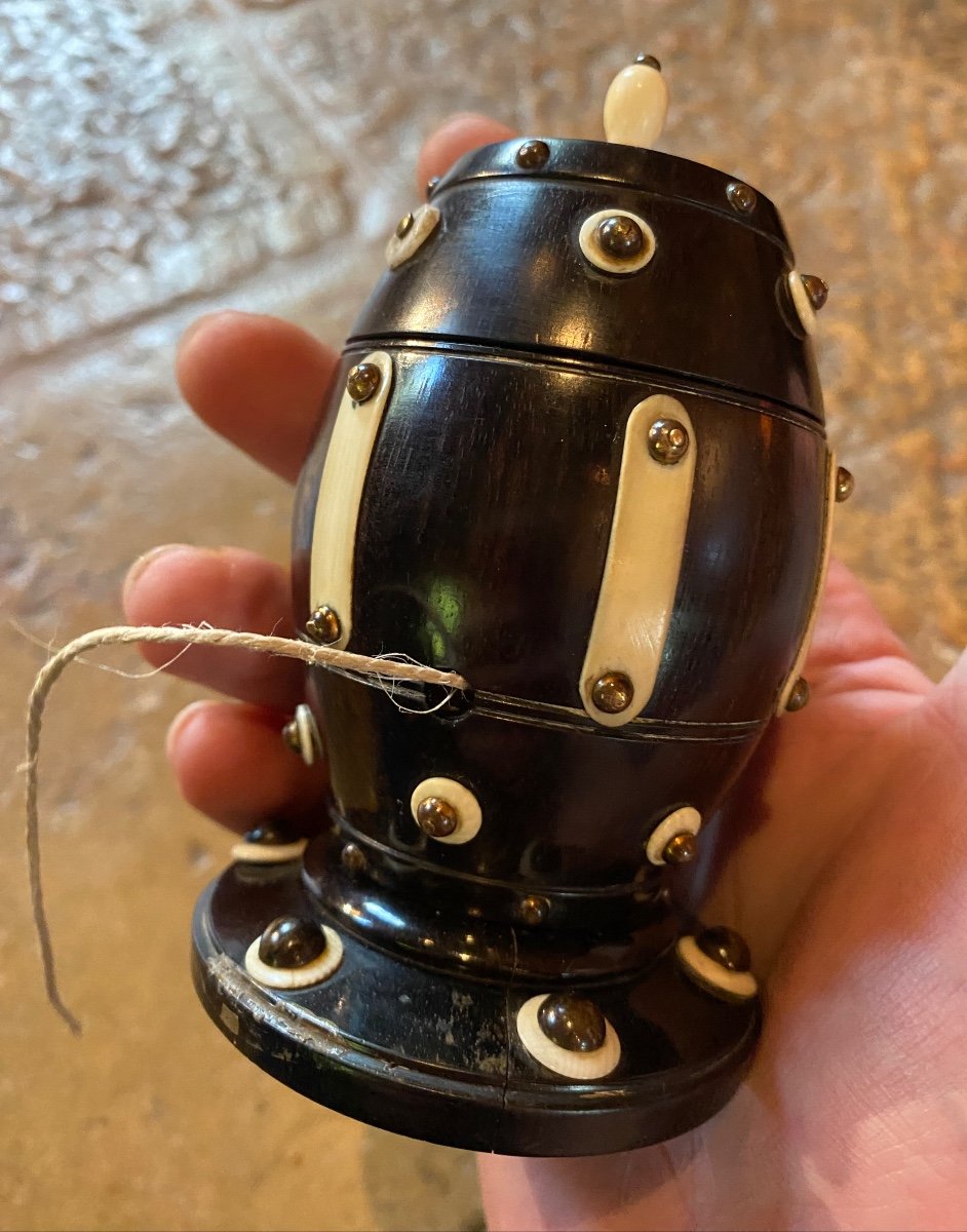 Collection, Rare Thread Winder And Thimble Holder In Solid Ebony And Bone From The Napoleon II Period