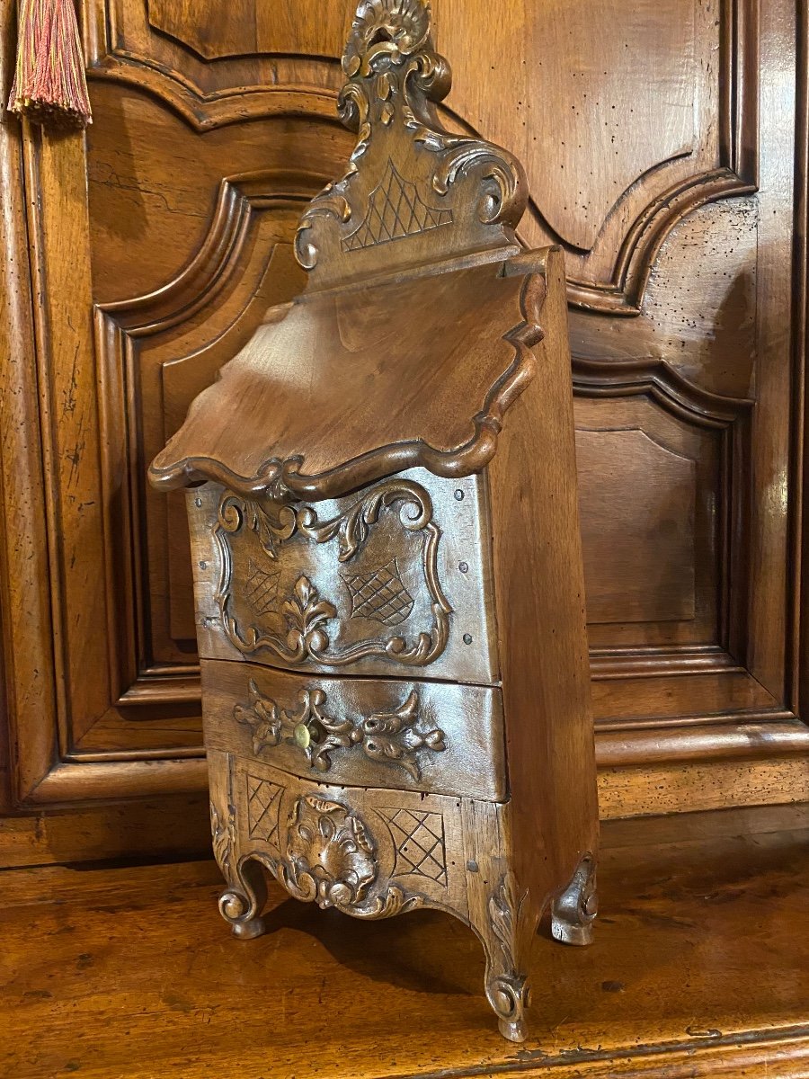 Superb Provençal Fariniero In Highly Carved Walnut Early 19th Century -photo-7