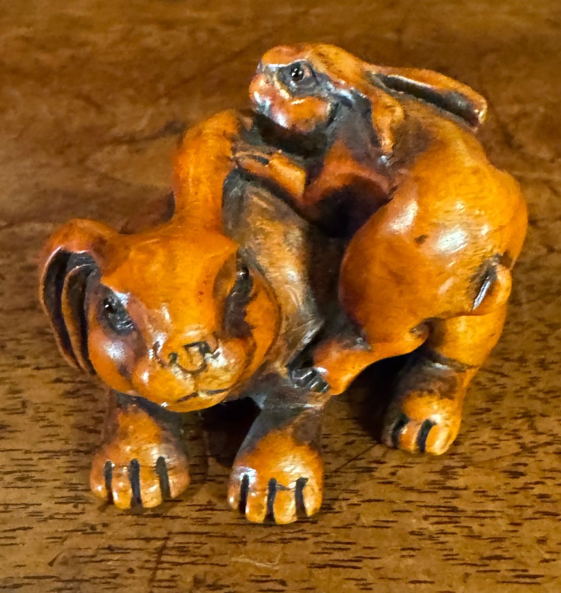 Netsuke Rabbit Playing With Its Baby, Meiji Period 