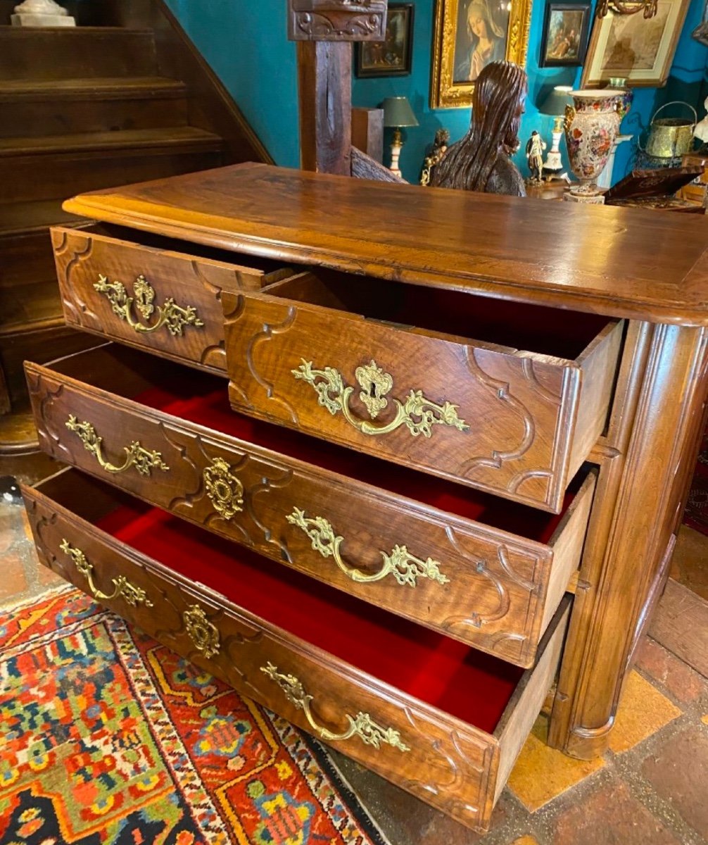 Beautiful Louis XIV Domed Walnut Commode, 18th Century-photo-4