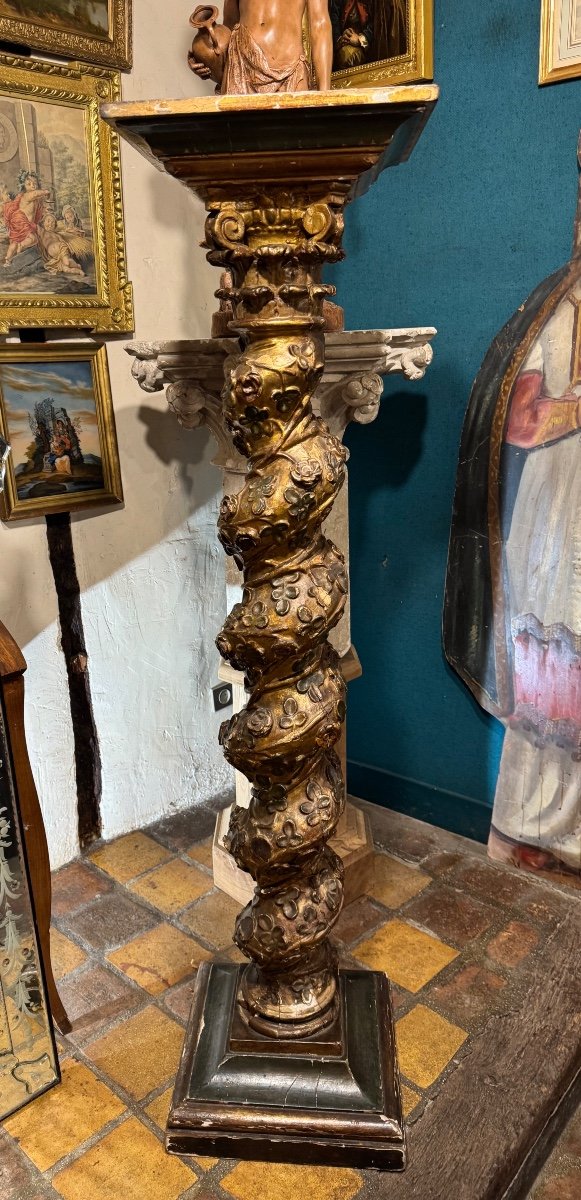 Grande Colonne Torse  Sculptée En Bois Doré Du XVIII Eme Siècle