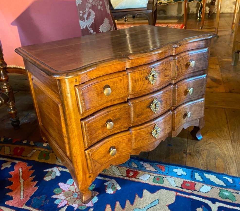 18th Century Crossbow Master's Chest Of Drawers 