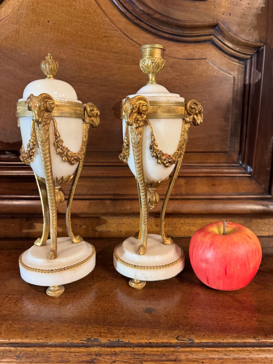 Candlesticks - Reversible Cassolettes In Louis XVI Style, In White Carrara Marble And Gilt Bronze-photo-3