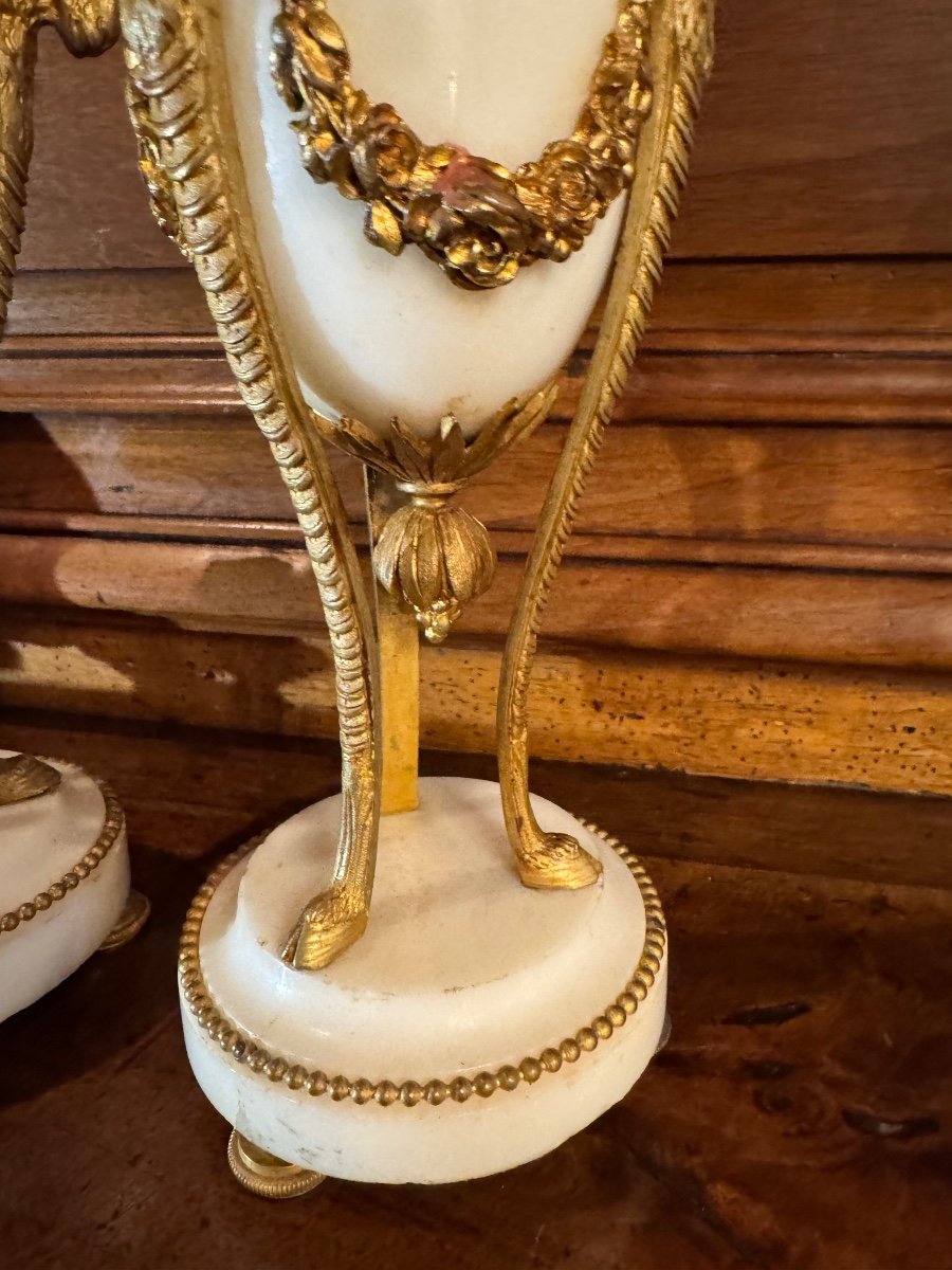 Candlesticks - Reversible Cassolettes In Louis XVI Style, In White Carrara Marble And Gilt Bronze-photo-6