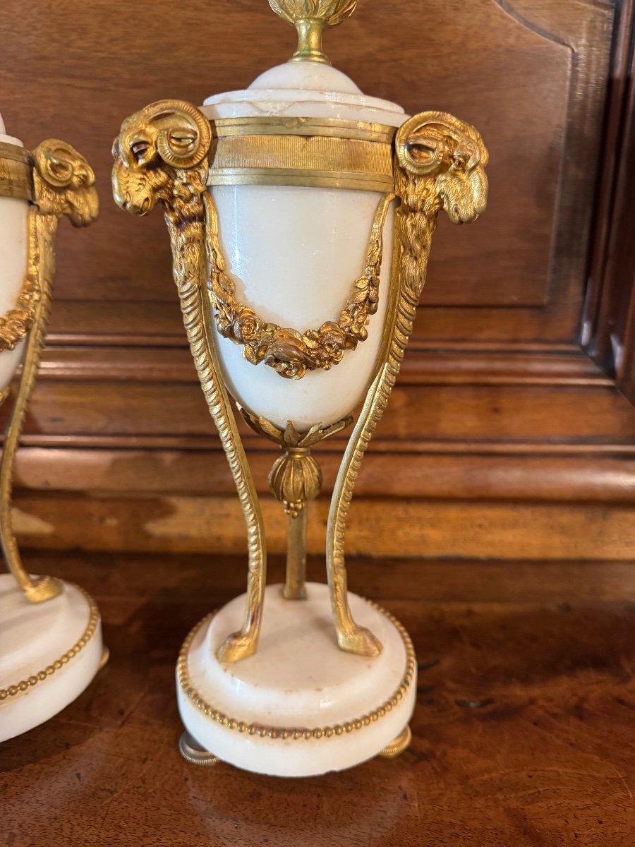 Candlesticks - Reversible Cassolettes In Louis XVI Style, In White Carrara Marble And Gilt Bronze-photo-7