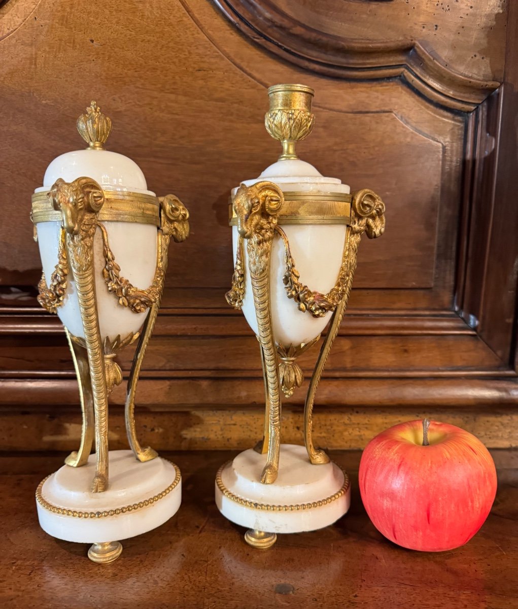 Candlesticks - Reversible Cassolettes In Louis XVI Style, In White Carrara Marble And Gilt Bronze-photo-8