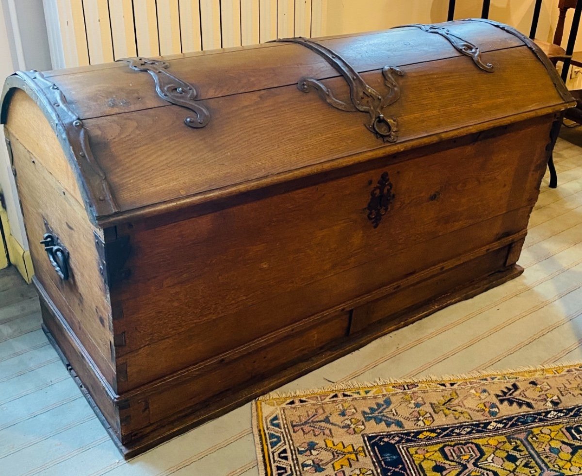 Important Domed Mail Trunk From The 18th Century-photo-6