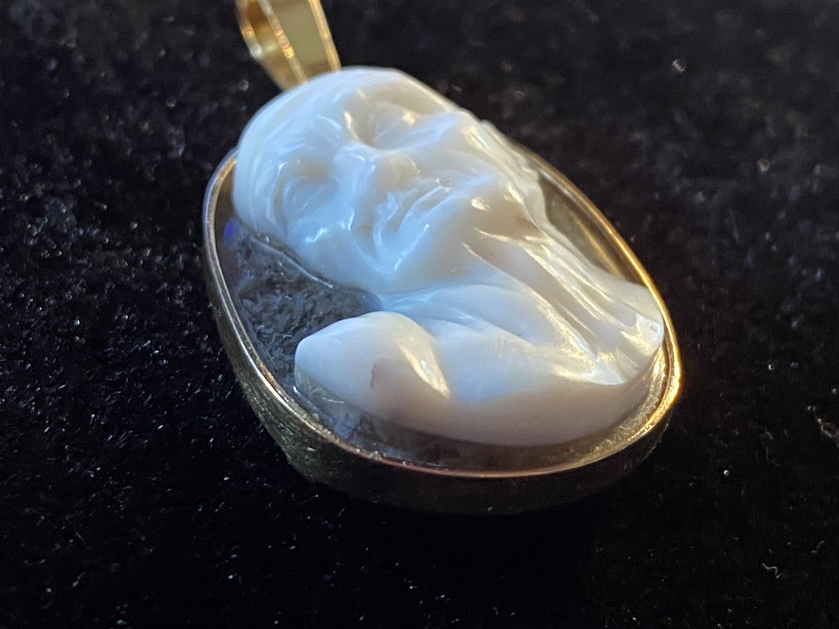 High Relief Cameo, Expressive Male Profile, Two Layered Crystal Agate-photo-2