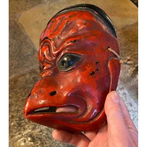 Japan Meiji Era, Large Garuda Mask In Red And Black Lacquer